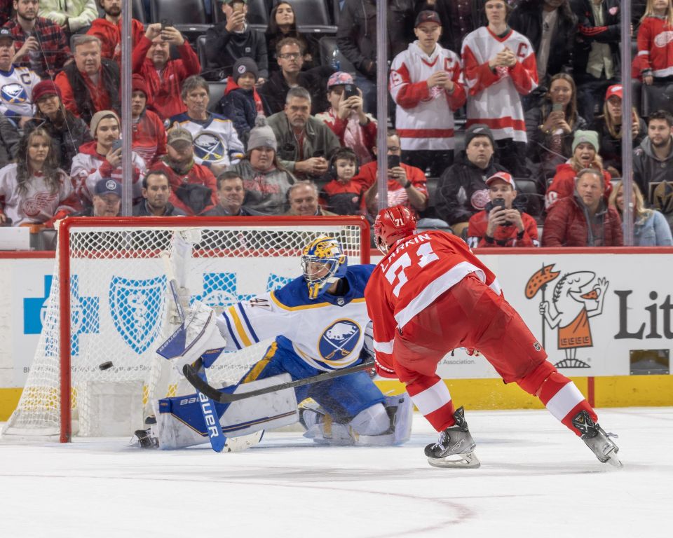 The Detroit Red Wings To Play An Outdoor Game In 2025