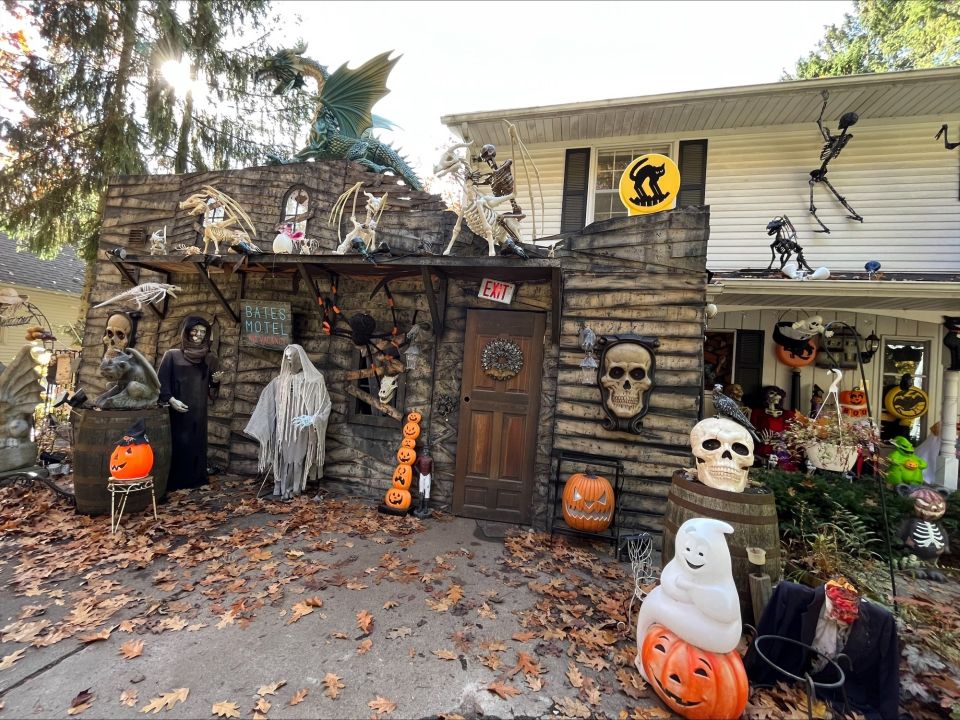 Plymouth Home Becomes Insane Haunted House/Yard For Halloween