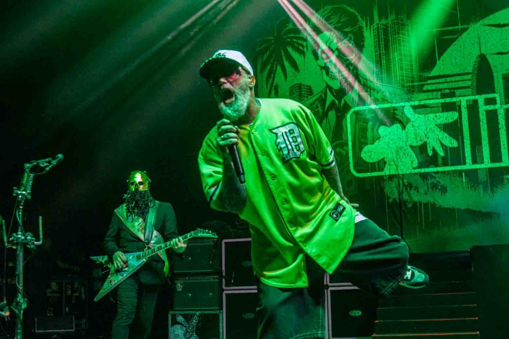 Fred Durst singing on stage at Pine Knob